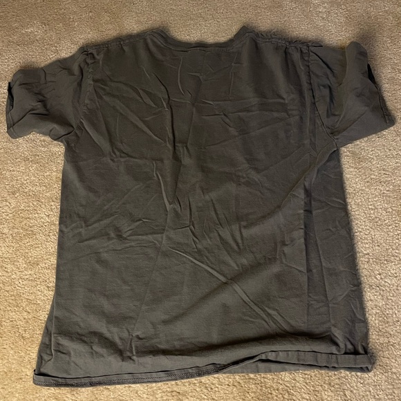 Graphic T-Shirt - Large - Picture 4 of 4